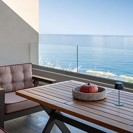 Casa Domenica, 2 Bedroom Seaside Holiday home